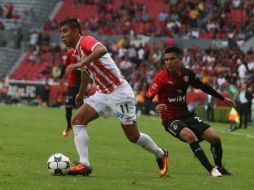 Acción del partido entre Atlas y Necaxa disputado en el Estadio Jalisco. EL INFORMADOR / R. Tamayo