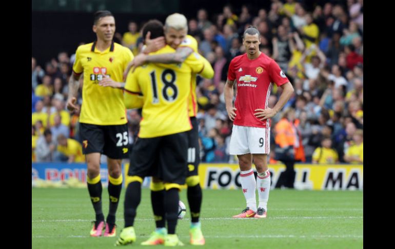 En tan sólo una semana, el ManU ha caido ante sus vecinos del City, el Watford y el Feyenoord. AP / T. Ireland