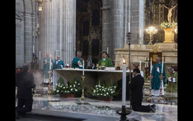 En la homilía dominical, los fieles oraron por los heridos y fallecidos en el ataque en Nueva York y Minnesota. SUN / C. Rogel