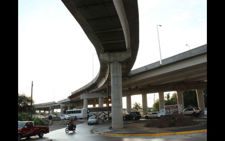 Con la construcción de este distribuidor vial se prevé agilizar la movilidad en este punto de Tlajomulco. ESPECIAL / Gobierno de Tlajomulco