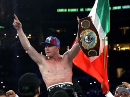 'Canelo' se lesionó este fin de semana durante su combate contra el británico Liam Smith. AFP / ARCHIVO