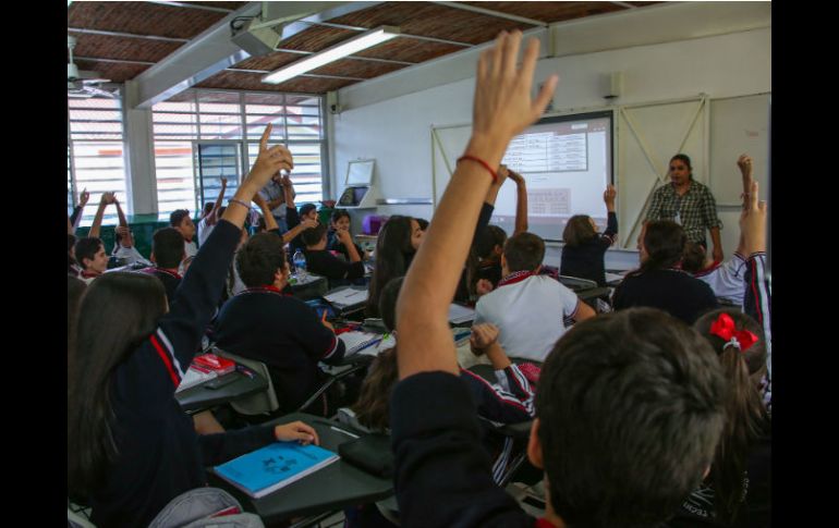 Para el próximo ciclo escolar, la SEJ equipará con tecnología a 874 salones de secundaria y dos mil 400 más de primaria. EL INFORMADOR / G. Gallo