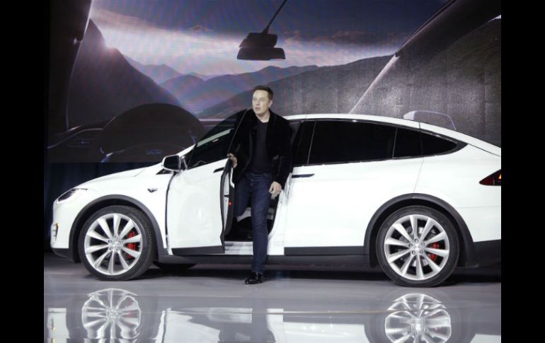 Los modelos que contarán con la actualización serán el sedán Model S y la camioneta deportiva Model X. AP / ARCHIVO