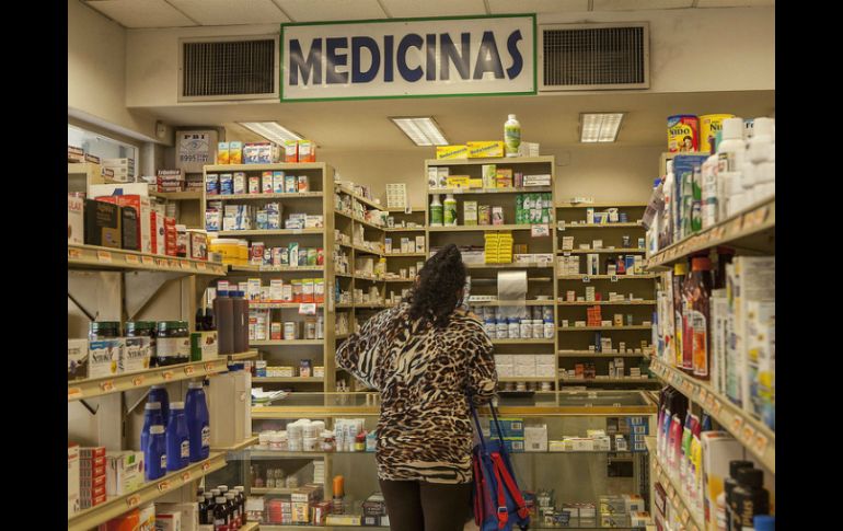 ''Todos los medicamentos suben porque la sustancia activa y materia prima se compra en dólares'', señalan. EL INFORMADOR / ARCHIVO