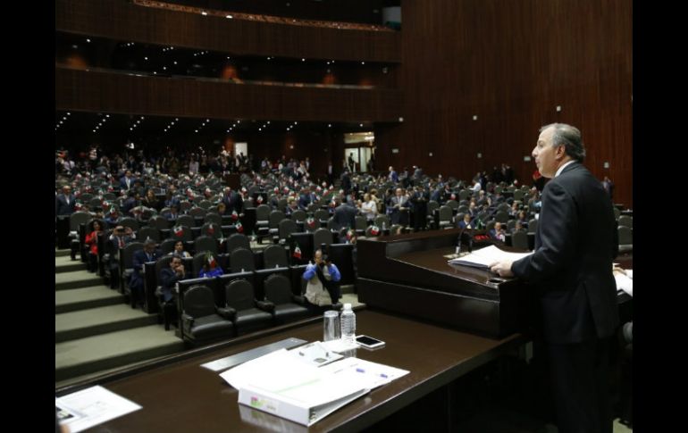 Meade enfatiza que el paquete económico se presenta en un entorno económico ''sumamente adverso''. TWITTER / @JoseAMeadeK