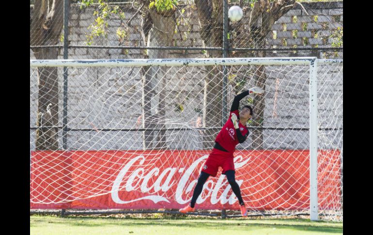 Para el portero rojinegro, Óscar Ustari, no hay de otra que sacar los tres puntos frente al Monterrey esta noche. EL INFORMADOR / P. Franco