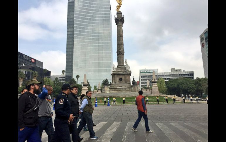 Autoridades capitalinas implementan un dispositivo de seguridad en el Ángel de la Independencia. TWITTER / @SSP_CDMX