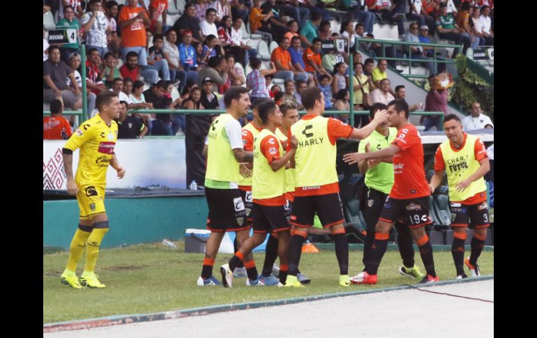 Jugadores de Jaguares celebran el triunfo. MEXSPORT / N. García