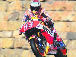 Marc Márquez. El piloto español conduce su moto durante la sesión de clasificación. AFP / J. Jordan