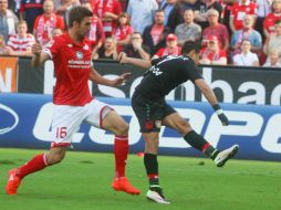 El Leverkusen ganó 3-1 sobre Mainz este sábado, con un 'hat trick' del delantero mexicano. AP / ARCHIVO