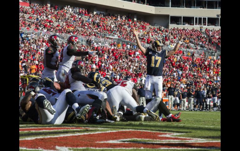 Case Keenum marcó el primer touchdown del equipo de Los Ángeles. AFP / M. Wallheiser