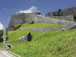 Desde el 2000 el castillo de Katsuren es considerado patrimonio de la Humanidad por su vinculación con el reino de Ryukyu. ESPECIAL /