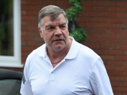 Señalan que Allardyce habría aceptado dinero para facilitar la transferencia de jugadores de la Liga Premier a otros equipos. AFP / P. Ellis