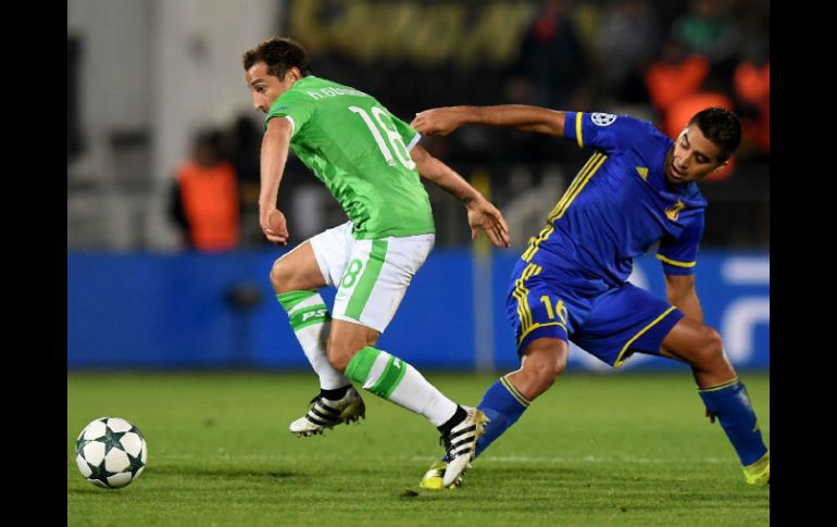 Los holandeses jugaron, de nuevo, con el veterano futbolista mexicano Andrés Guardado (izq) como medio centro. AFP / K. Kudryavtsev