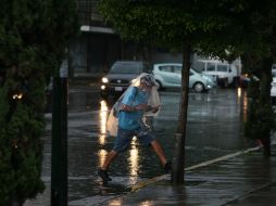 Se espera que las lluvias continúen en zonas como Tesistan, colonia Obrera y del Fresno. EL INFORMADOR / R. Tamayo