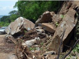 El deslave ocurrió a causa de las lluvias que reblandecieron el terreno, ocasionando que lodo y piedra cayera sobre el vehículo. NTX / ARCHIVO