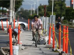 La obra de la avenida Marcelino García Barragán contempla ciclovía de ambos lados de la calle y 24 parabuses. EL INFORMADOR / R. Tamayo