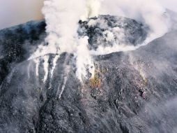 Incrementa actividad. El Volcán Colima muestra exhalaciones y pequeños flujos piroclásticos. ESPECIAL /