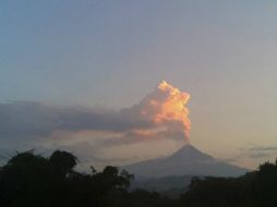 Autoridades señalan que el Volcán de Fuego sigue aumentando su actividad. AP / D. López