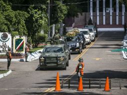 Los restos de los militares se encuentran en el Patio de Maniobras del 94 Batallón de Infantería, en Culiacán. AP / R. Frias