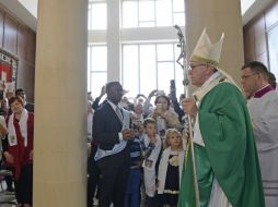 La iglesia donde Francisco celebró la misa fue construida con ayuda financiera de musulmanes y judíos. AFP / OSSERVATORE ROMANO