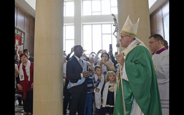 La iglesia donde Francisco celebró la misa fue construida con ayuda financiera de musulmanes y judíos. AFP / OSSERVATORE ROMANO