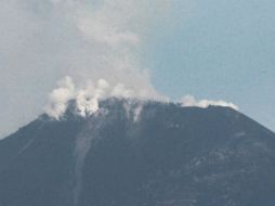 El volcán ha presentado flujos de lava y derrumbes desde el viernes pasado. NTX / J. Pazos