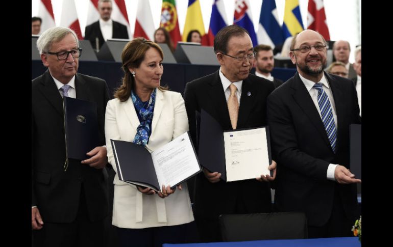 La ceremonia de ratificación en el Parlamento Europea cuenta con la presencia del secretario general de la ONU, Ban Ki-moon. AFP / F. Florin