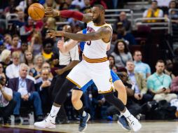 La mega estrella LeBron James estuvo en la duela sólo 13.12 minutos para calentar motores, tiempo en el anotó siete puntos. AFP / J. Miller