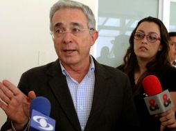 Uribe asegura que los privilegios al partido político que quieren crear las FARC también deben meditarse. EFE / ARCHIVO