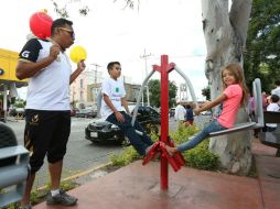 Los pequeños fueron los primeros en gozar de los nuevos parques lineales. EL INFORMADOR / G. Gallo