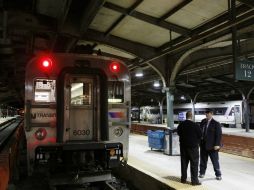 Una mujer murió y más de 100 resultaron heridas el 29 de septiembre, cuando un tren atravesó un parachoques al final de la vía. AP / S. Wenig