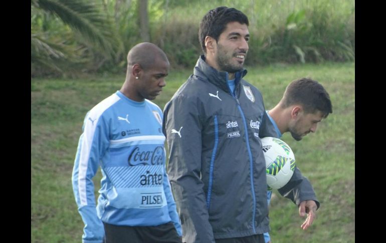 La Selección uruguaya entrenó antes de viajar a Colombia con equipo completo. TWITTER / @Uruguay