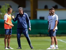 Argentina entrena, sabiendo que llegan los equipos nacionales a la décima fecha sin margen para el error. AFP / A. Pagni