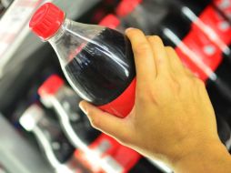 Una lata de refresco contiene 40 g. de azúcar, con una sola de éstas un adulto ya consume el máximo recomendado. EL INFORMADOR / ARCHIVO