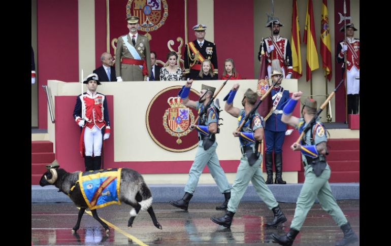 De izquierda a derecha: el rey Felipe VI, la reina Letizia, la infanta Sofía y la princesa Leonor de Asturias. AFP / J. Soriano