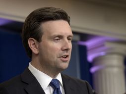 Josh Earnest dice que las medidas que se desplegarían el día de las elecciones buscan impedir la intervención de los rusos. AP / S. Walsh