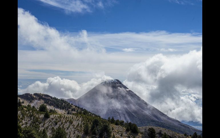 Varias ciudadanos tuvieron que ser desalojados debido a la actividad del Volcán El Colima. EL INFORMADOR / ARCHIVO