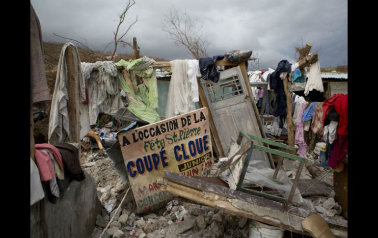 Las últimas cifras oficiales establecen que, a su paso por Haití hace 10 días, ''Matthew'' causó la muerte a 473 personas. AP / ARCHIVO