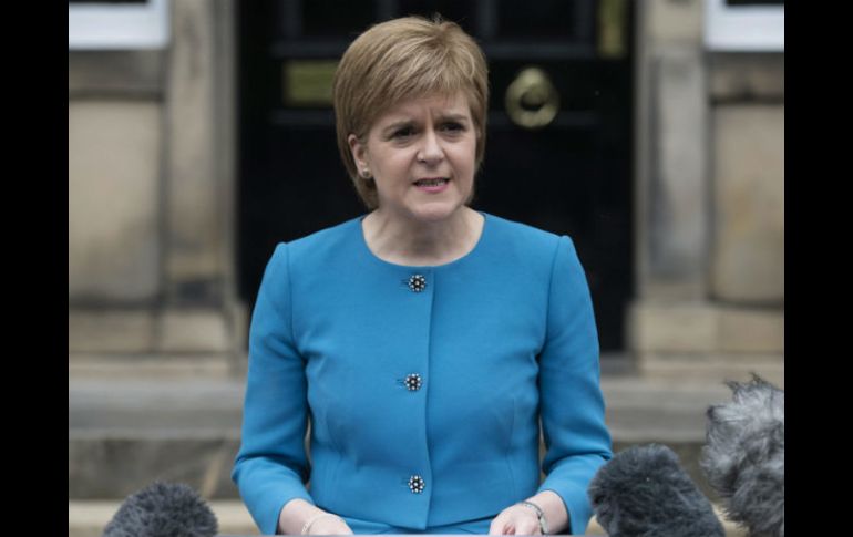 Analistas coinciden en que Sturgeon podría buscar un acuerdo con la UE para que Escocia tenga un estatus político especial. AFP / ARCHIVO