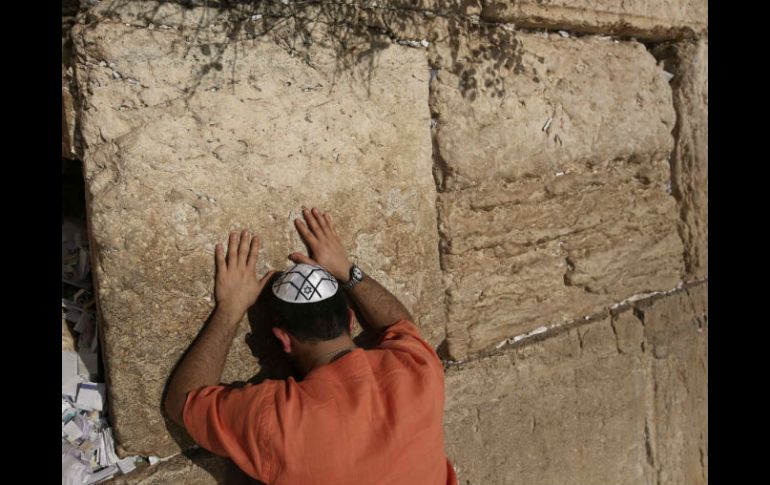 Consideran indignante que la votación en la Unesco indique que no hay conexión entre el pueblo judío y el Muro de los Lamentos. AFP / M. Kahana