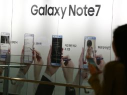 Samsung retiró más de 2.5 millones de los teléfonos y descontinuó el modelo esta semana. EFE / ARCHIVO