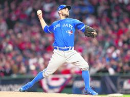 Marco Estrada no pudo repetir la buena actuación de su anterior salida ante Texas en Playoffs y cargó ayer con la derrota. AFP / M. Meyer