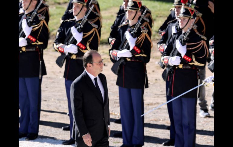 Además del presidente francés, estuvieron presentes delegaciones extranjeras y numerosos políticos. AFP / V. Hache