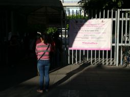 Desde temprana hora, mujeres hacen fila en el Hospital Civil para realizarse una mastografía gratuita. EL INFORMADOR / R. Tamayo