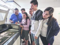 Prepa 20. El maestro Manuel Granado y sus alumnos fueron los primeros en aprovechar el Laboratorio de Fabricación Digital. EL INFORMADOR / G. Gallo