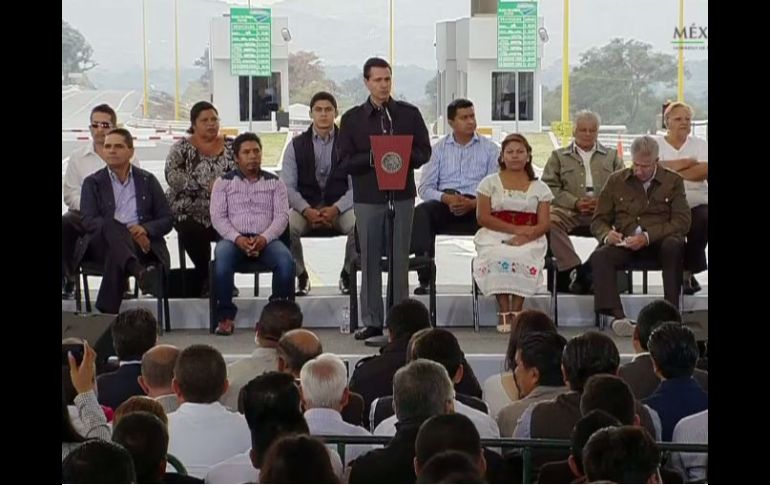 Peña Nieto enfatizó que hay responsabilidad en el manejo hacendario a fin de dar estabilidad a la economía de los mexicanos. TWITTER / @PresidenciaMX