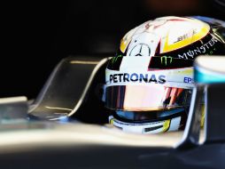 Lewis bate a su compañero de escudería (Rosberg), quien estrenó neumáticos nuevos. AFP / M. Thompson