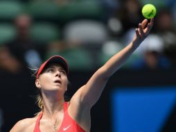 Sharapova no puede competir en el circuito del tenis femenil profesional hasta abril de 2017. AFP / ARCHIVO