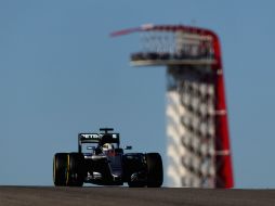 El piloto de la escudería Mercedes supera hasta tres veces los tiempos que los coches de Red Bull registraron este día. AFP / C. Mason